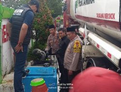 Polsek Purwosari Melaksanakan Giat Monitoring Ketersediaan Stock Deteksi Kecurangan BBM Campur Air di SPBU-SPBU