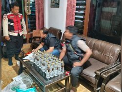 Polres Situbondo Amankan Puluhan Botol Arak di Kapongan